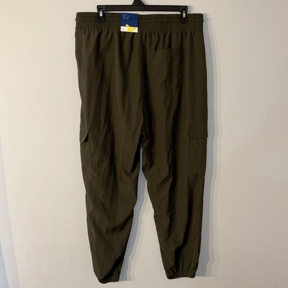 Old Navy Cargo Joggers - Picture 3 of 3